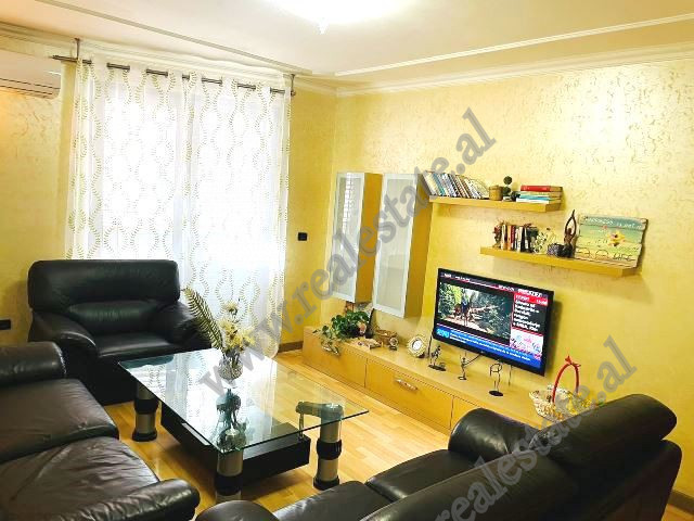 Apartament 1+1 me qera ne Bulevardin Gjergj Fishta ne Tirane.
Apartamenti ndodhet ne katin e 12-te 